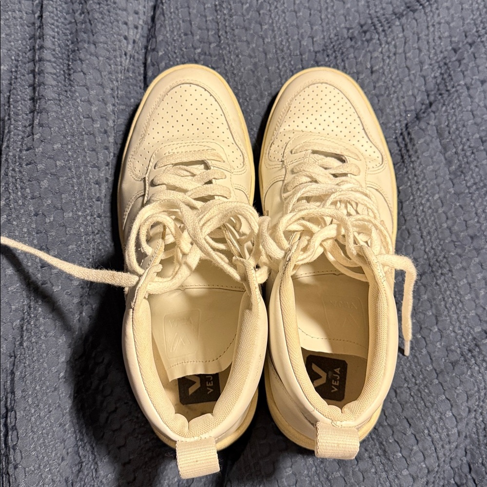 Veja White High-Top V-15 Sneakers 8.5 Women’s 7 Men’s - Picture 4 of 9